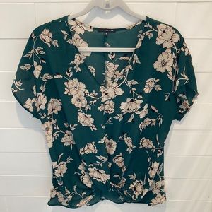 West Kei green floral blouse, size M, excellent condition.